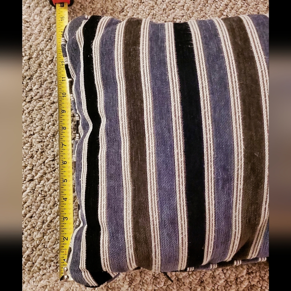 💙🤍Throw pillow💙🤍 - Picture 4 of 5